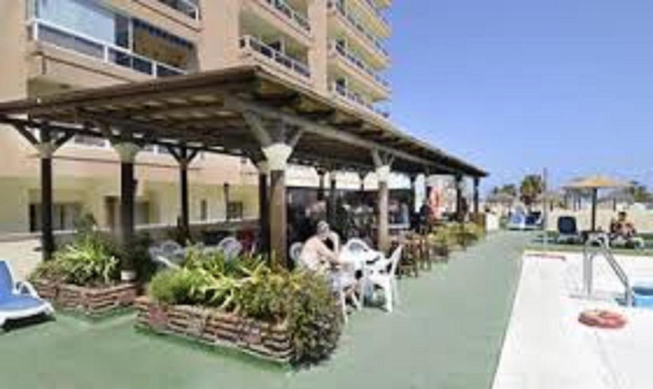 Apartamento El Puerto - En el mismo centro de Fuengirola, primera línea de playa Exterior foto