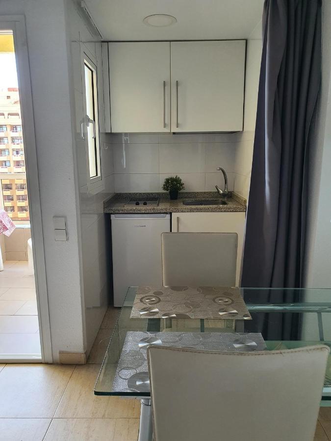 Apartamento El Puerto - En el mismo centro de Fuengirola, primera línea de playa Exterior foto
