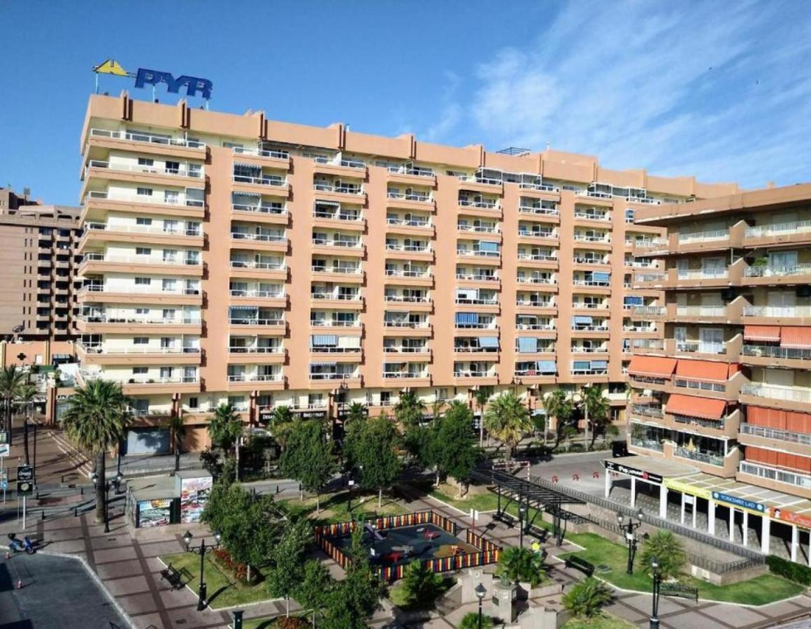 Apartamento El Puerto - En el mismo centro de Fuengirola, primera línea de playa Exterior foto