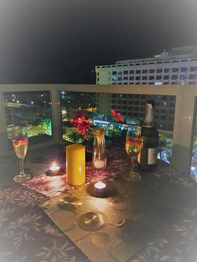 Apartamento El Puerto - En el mismo centro de Fuengirola, primera línea de playa Exterior foto