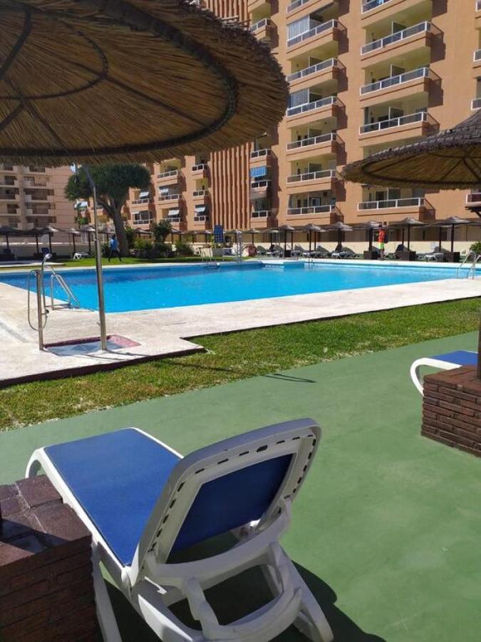 Apartamento El Puerto - En el mismo centro de Fuengirola, primera línea de playa Exterior foto