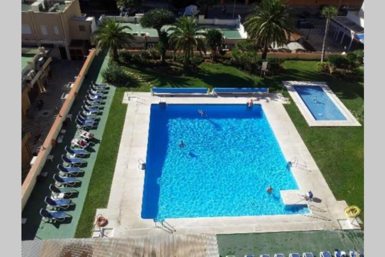 Apartamento El Puerto - En el mismo centro de Fuengirola, primera línea de playa Exterior foto